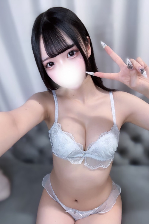 水瀬 ななみ